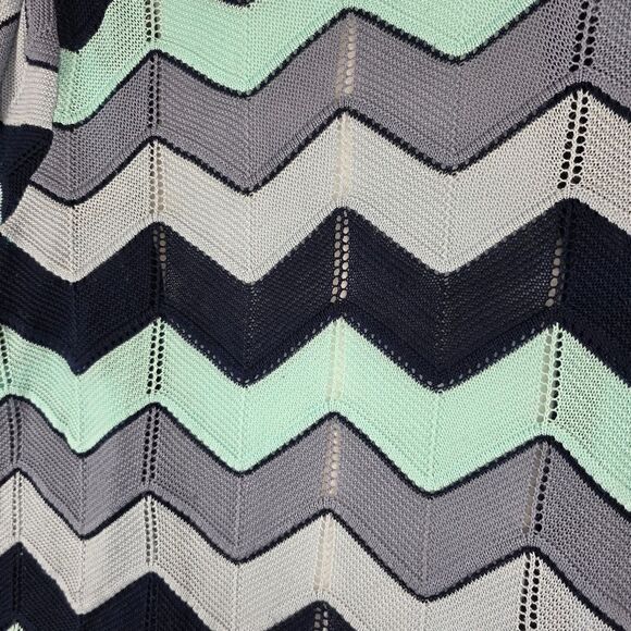 Teaberry Blue,Gray And White Chevron Cardigan Sweater Size Large - Picture 11 of 13